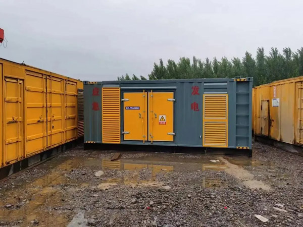 麻阳柴油发电机如何判断干式空气滤清器是否需要更换？